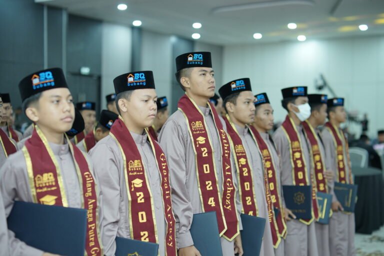 Baitul Qur'an Subang | Berakhlaq Qur'ani, Berbadan Sehat, Berpengetahuan Luas, Berbahasa Internasional