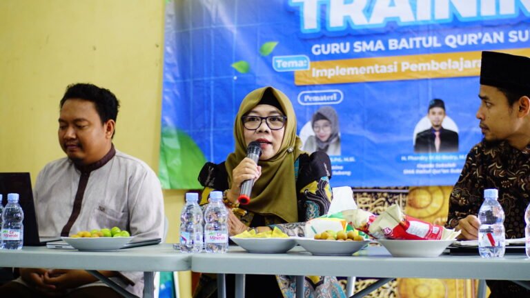 Implementasi Pembelajaran Mendalam : In House Training di SMA Baitul Quran Subang